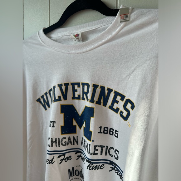 Wolverines Michigan Athletics x Modelo T Shirt - Picture 5 of 6